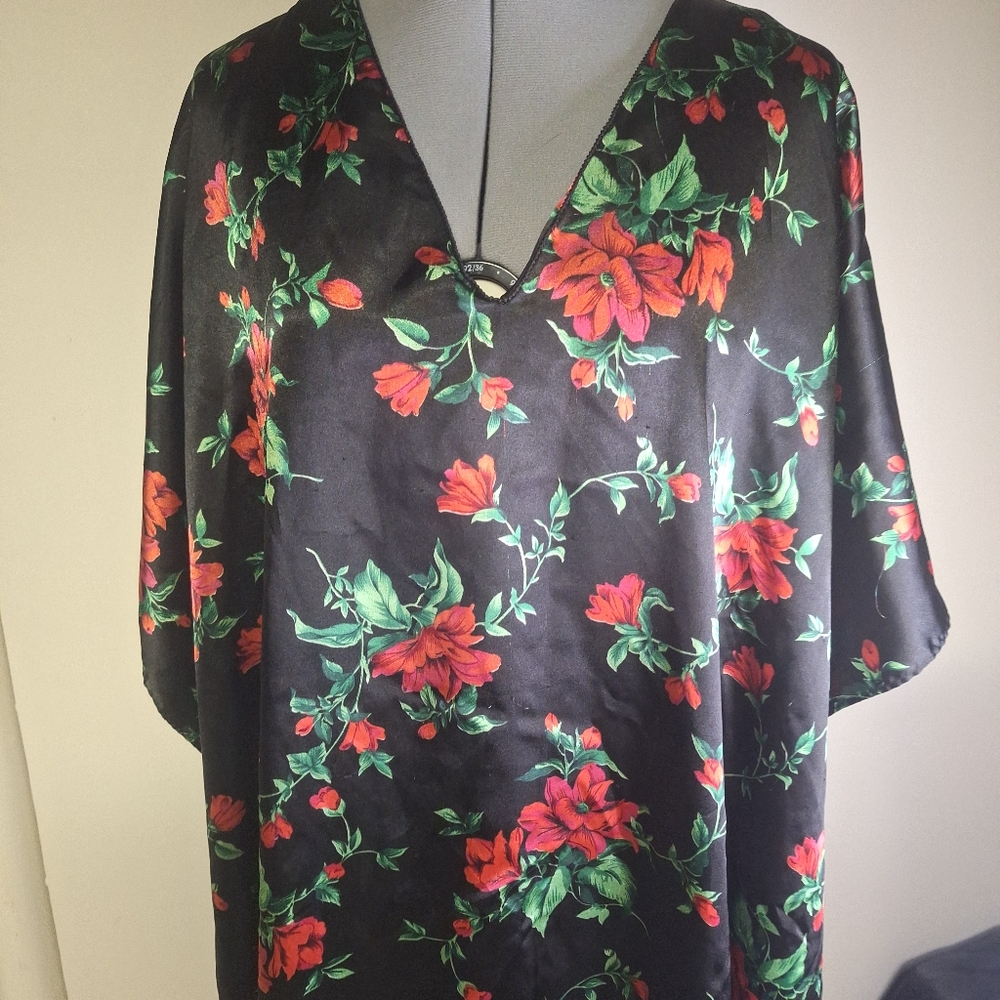 Floral Black and Red Kimono